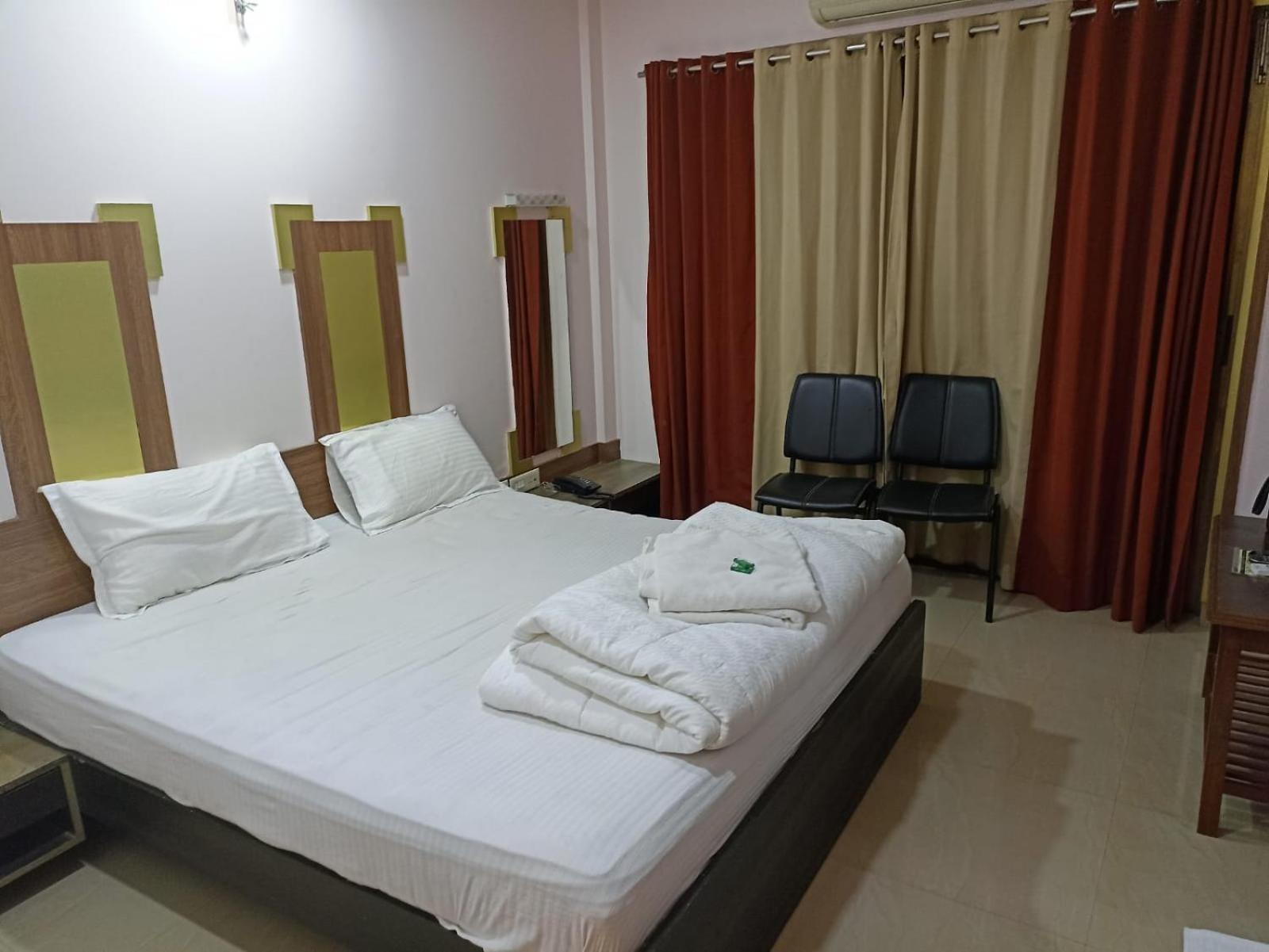 Hotel Laxmi Residency Lonavala Exterior foto